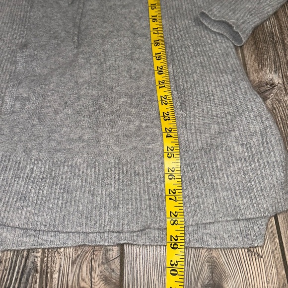 Athleta Cashmere Aurora Hooded Gray Long Sweater Tunic Kangaroo Pocket Medium - Picture 7 of 8